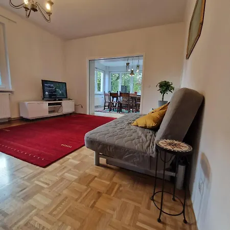 Geraeumige Und Zentrale Ferienwohnung Stahnsdorf Exterior photo