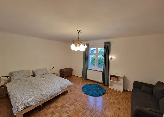 Geraeumige Und Zentrale Ferienwohnung